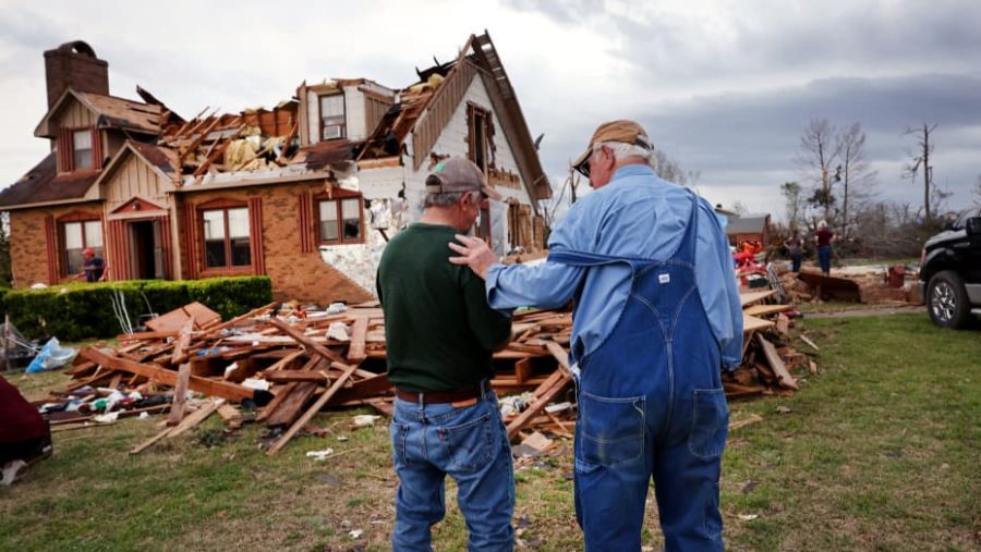Mississippi tornado leaves devastating effects